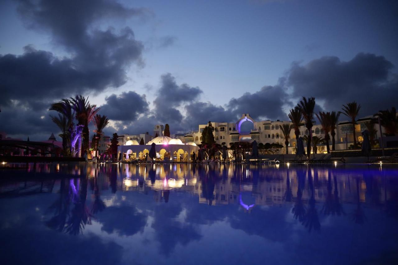 The Mirage Resort & Spa Χαμμαμέτ Εξωτερικό φωτογραφία The Royal Mirage Hotel at night